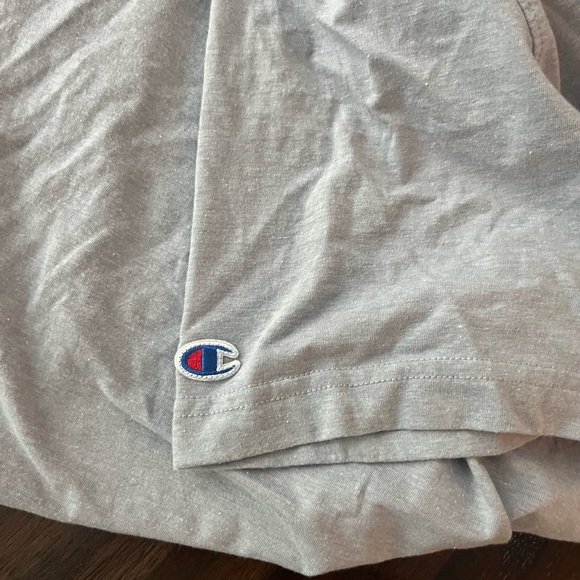 Like new  Size 2XL Champion T-shirt - Picture 2 of 7